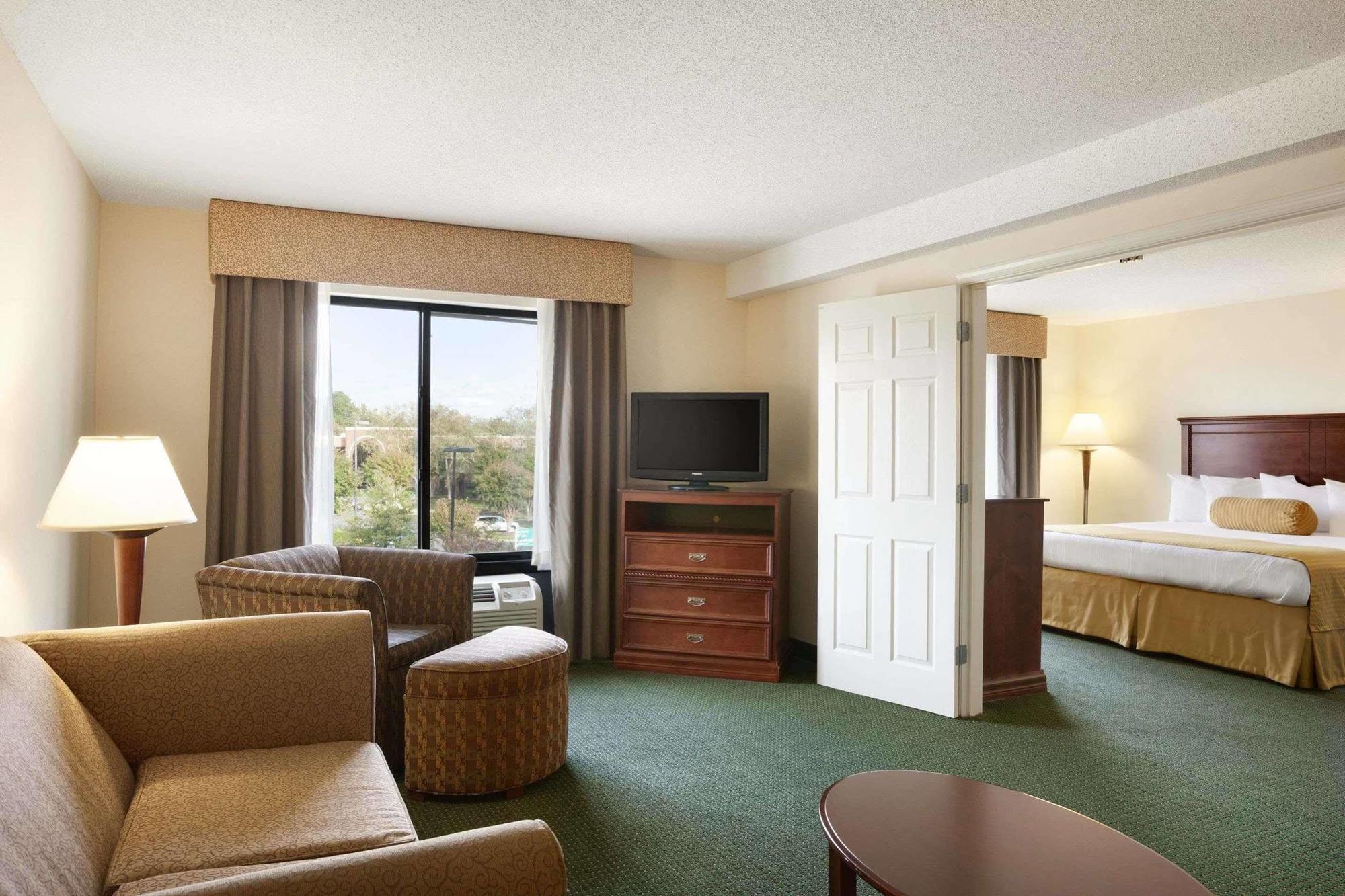 Wingate By Wyndham Chesapeake Exterior foto